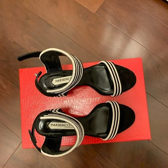 Marskinryyppy 9 Black Winona II Suede Sandals - Picture 5 of 7